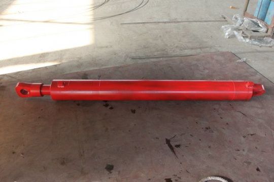 點擊查看詳細信息<br>標題：轉(zhuǎn)載機30T推拉移油缸 閱讀次數(shù)：2575