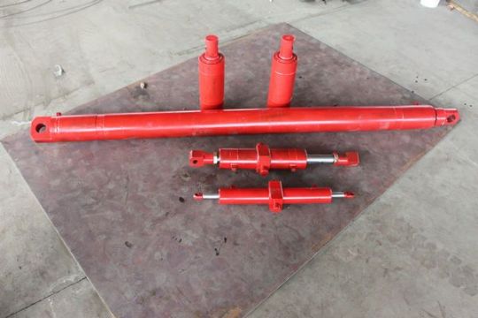 點擊查看詳細信息<br>標題：轉(zhuǎn)載機系列油缸 閱讀次數(shù)：2579