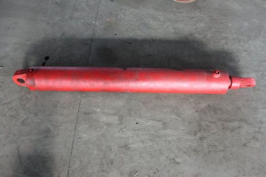 點擊查看詳細信息<br>標題：轉(zhuǎn)載機60T推拉移油缸 閱讀次數(shù)：2373