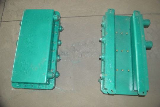 點擊查看詳細信息<br>標題：掘進機冷卻器 閱讀次數(shù)：2738