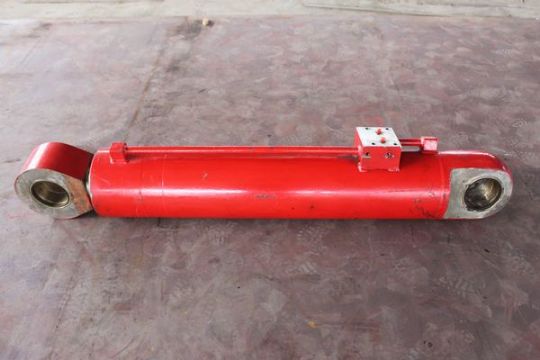 點擊查看詳細信息<br>標題：230截割頭升降油缸 閱讀次數(shù)：1790