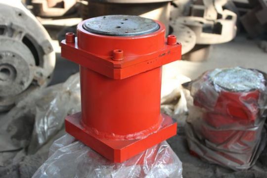 點擊查看詳細信息<br>標題：160掘進機漲緊油缸 閱讀次數(shù)：2267